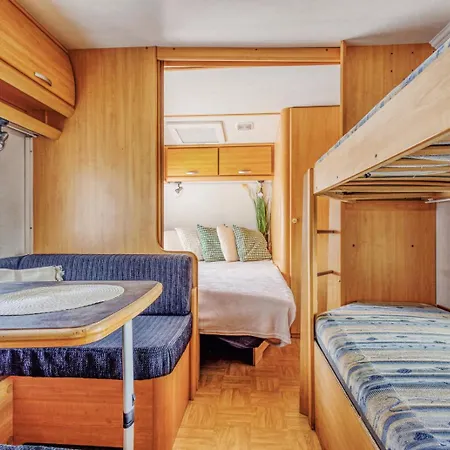 Кемпинг I Przyczepy Cam Spot Владыславово