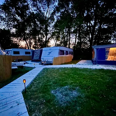 I Przyczepy Cam Spot Владыславово