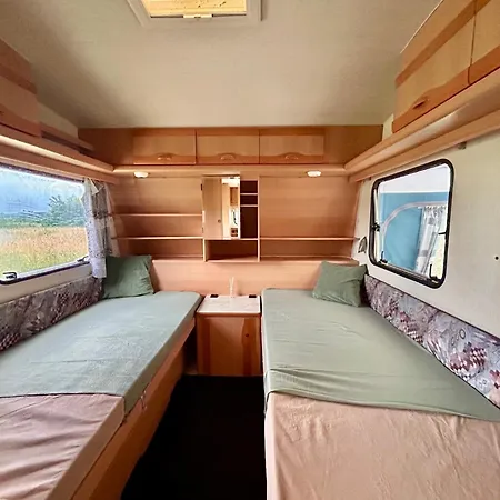 I Przyczepy Cam Spot Campsite *