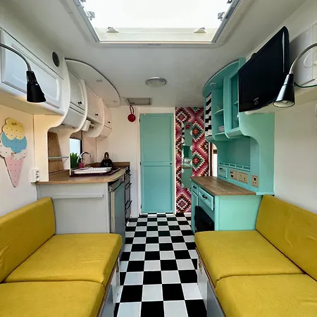 캠프장 I Przyczepy Sunday Camp *